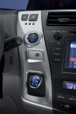 Toyota Prius V 2011 года